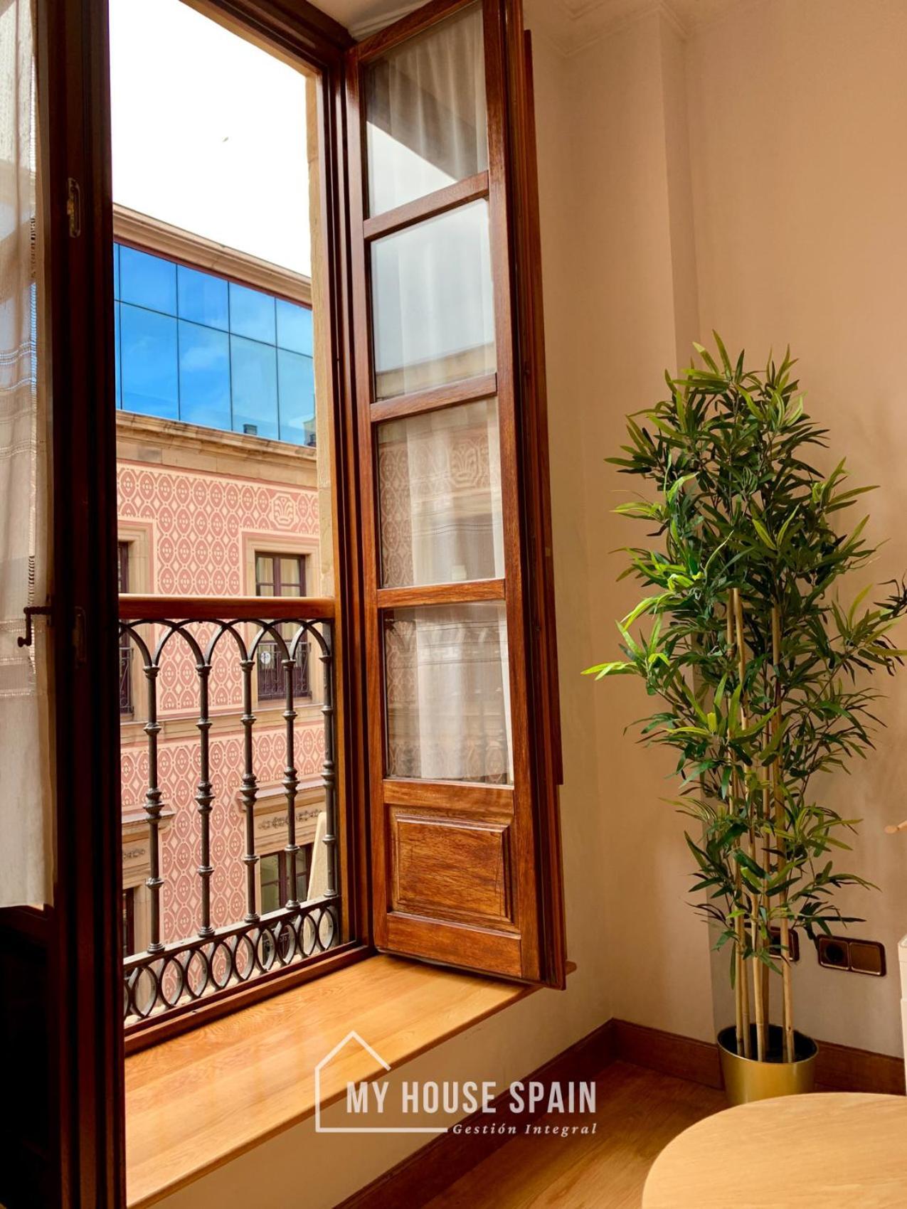 Moderno piso en la plaza mayor de Gijón Exterior foto
